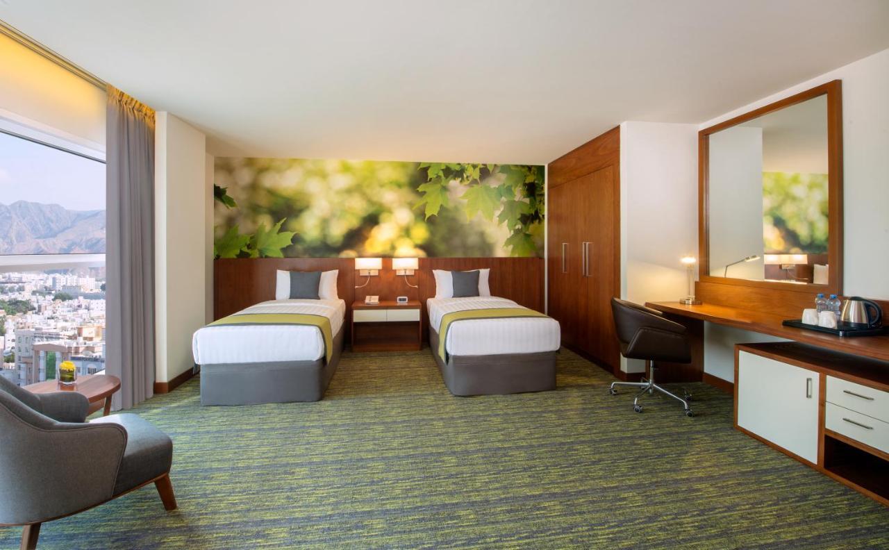 Wyndham Garden Muscat Al Khuwair Hotell Eksteriør bilde