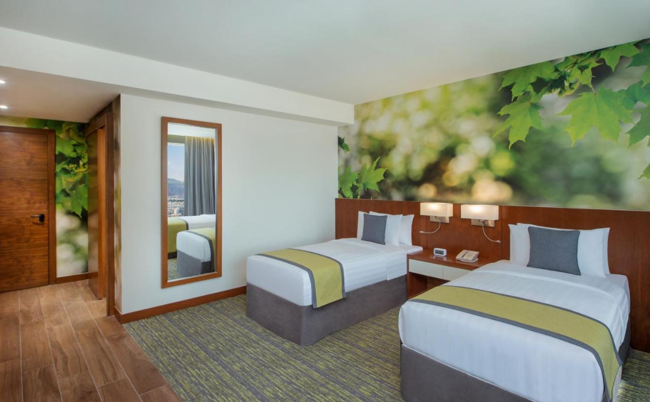 Wyndham Garden Muscat Al Khuwair Hotell Eksteriør bilde