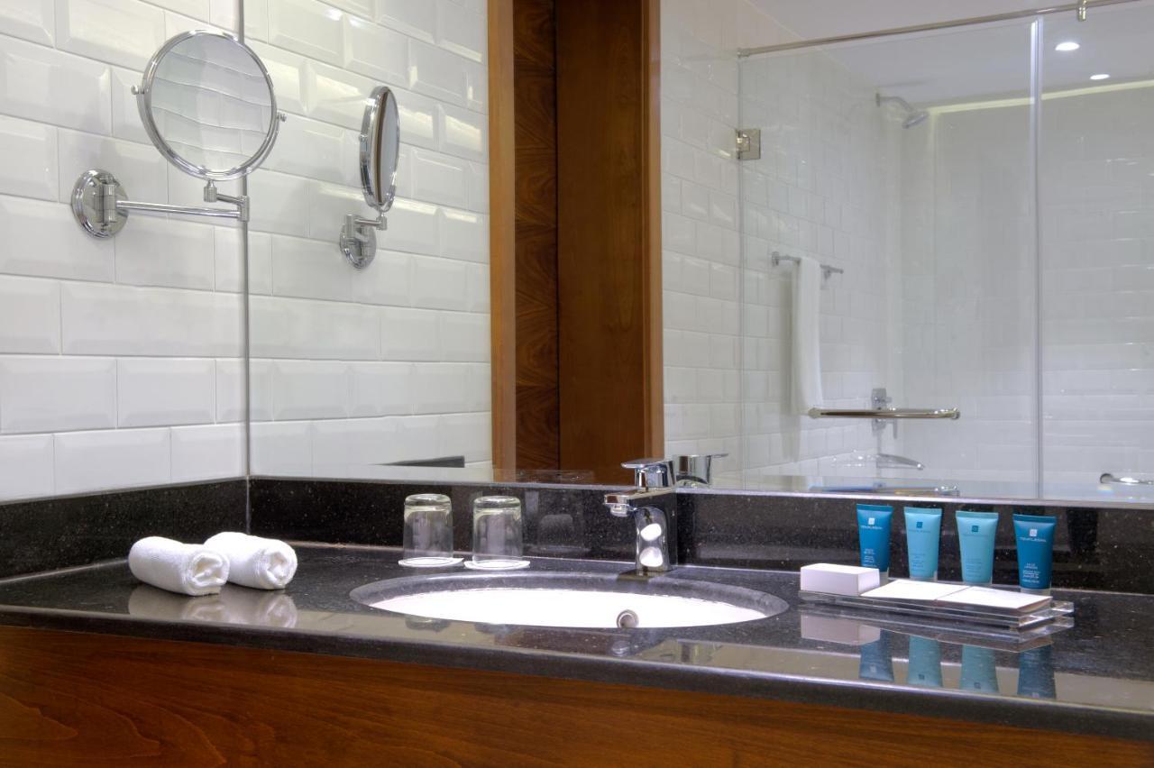 Wyndham Garden Muscat Al Khuwair Hotell Eksteriør bilde