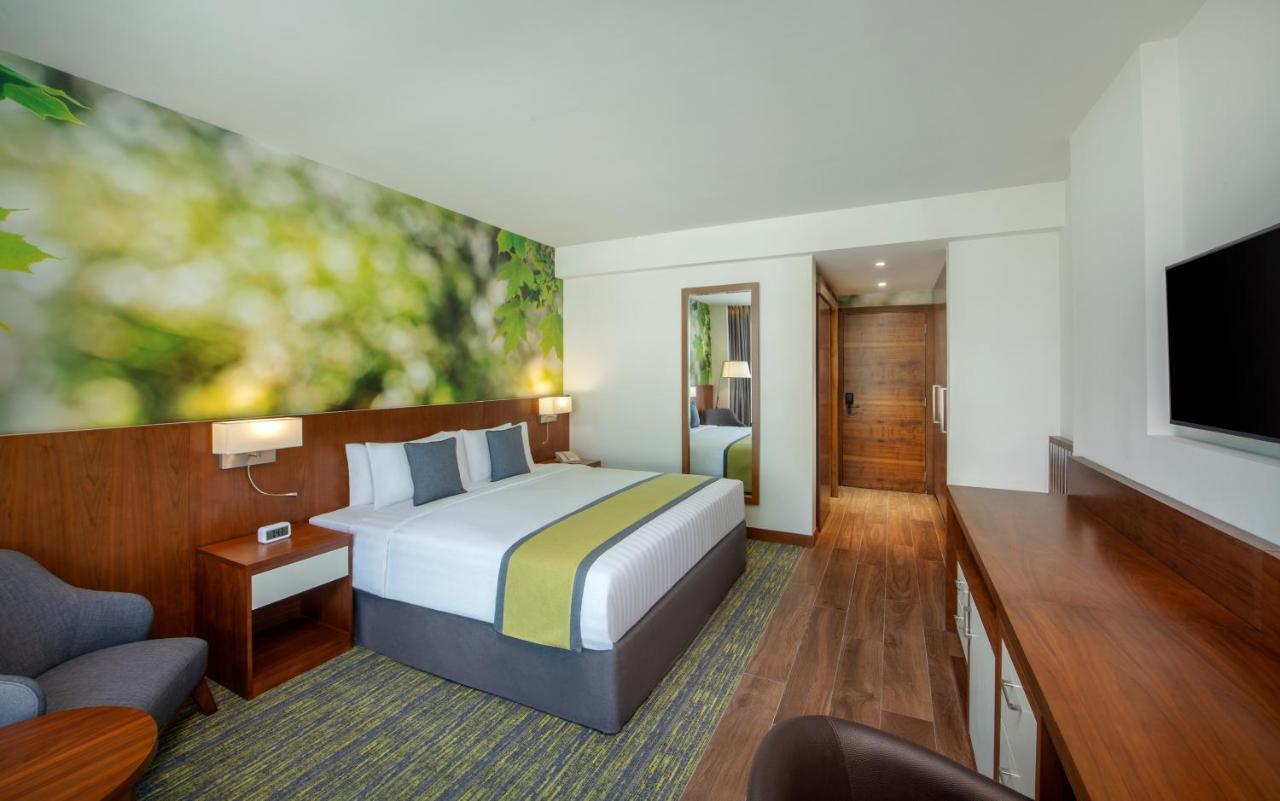 Wyndham Garden Muscat Al Khuwair Hotell Eksteriør bilde